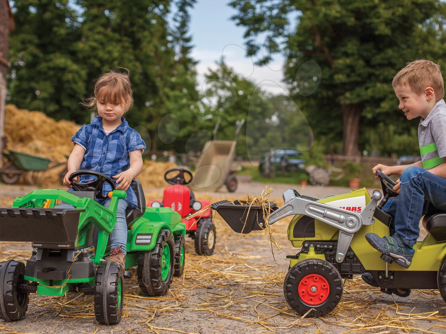 Set Häuschen Der Freunde Von Smoby Mit Vorgarten Und Trettraktor Jim Loader Mit Anhänger Und Elektronischem Lenkrad 9 Set Häuschen Der Freunde Von Smoby Mit Vorgarten Und Trettraktor Jim Loader Mit Anhänger Und Elektronischem Lenkrad – Bild 9