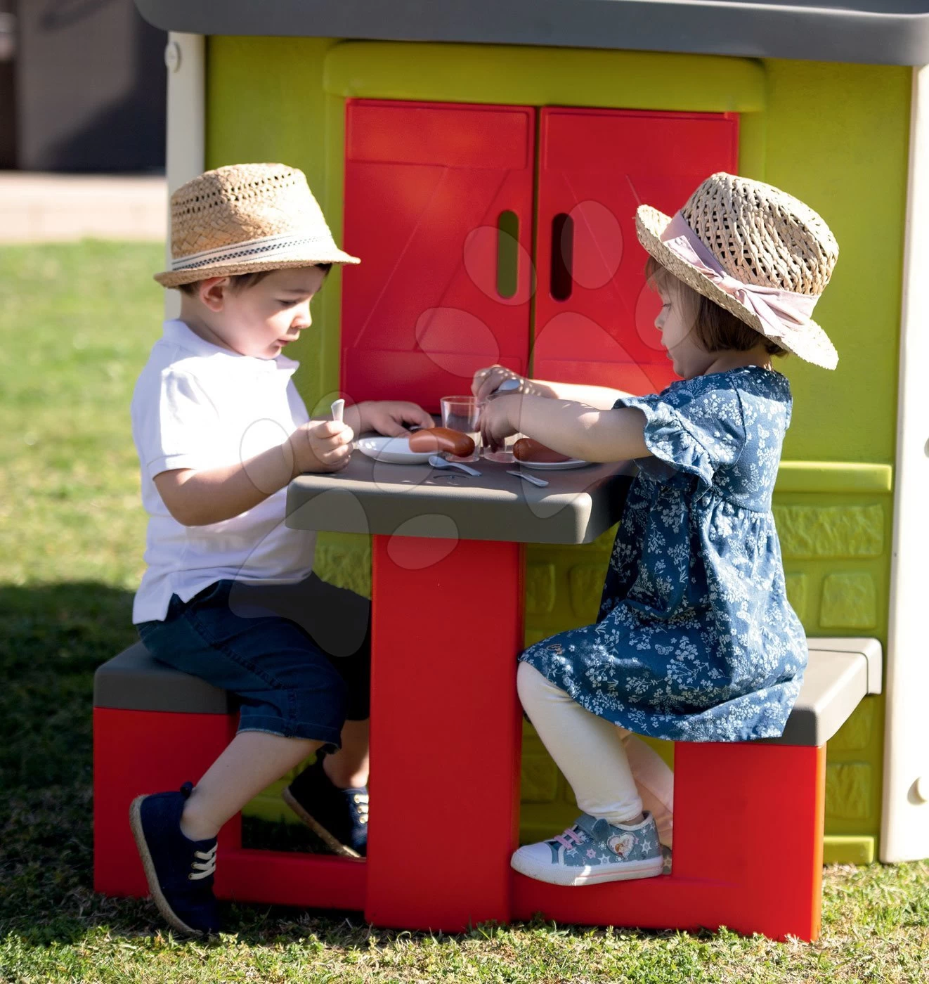 Häuschen My Neo House DeLuxe Smoby Mit Küche, Garten Und Kleinem Tisch Zum Sitzen 8 Häuschen My Neo House DeLuxe Smoby Mit Küche, Garten Und Kleinem Tisch Zum Sitzen – Bild 8