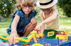 Set Häuschen Der Freunde Von Smoby Mit Vorgarten Und Wasserstraße Start-Set Mit Containerschiff Mit Booten 35 Set Häuschen Der Freunde Von Smoby Mit Vorgarten Und Wasserstraße Start-Set Mit Containerschiff Mit Booten -Spielzeug Theater Verkäufe 8700001501 f aquaplay draha 6