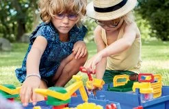 Set Häuschen Der Freunde Von Smoby Mit Vorgarten Und Wasserstraße Aquaplay MegaBridge Mit Wasserdamm Und Pumpe -Spielzeug Theater Verkäufe 8700001528 f aquaplay draha 2