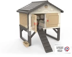 Hühnerstall Für 5 Hühner Cluck Cluck Cottage Beige Smoby 4 Türen Mit Treppe Und Einem Futtertrog Und Einem Nest Mit Einem Künstlichen Ei SM890100 -Spielzeug Theater Verkäufe 890100 d smoby kurin 1