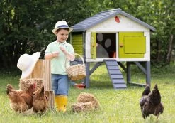 Hühnerstall Für 5 Hühner Cluck Cluck Cottage Green Smoby 4 Türen Mit Treppe Und Einem Futtertrog Und Einem Nest Mit Einem Künstlichen Ei 128 Cm Höhe SM890101 -Spielzeug Theater Verkäufe 890101 k smoby kurin