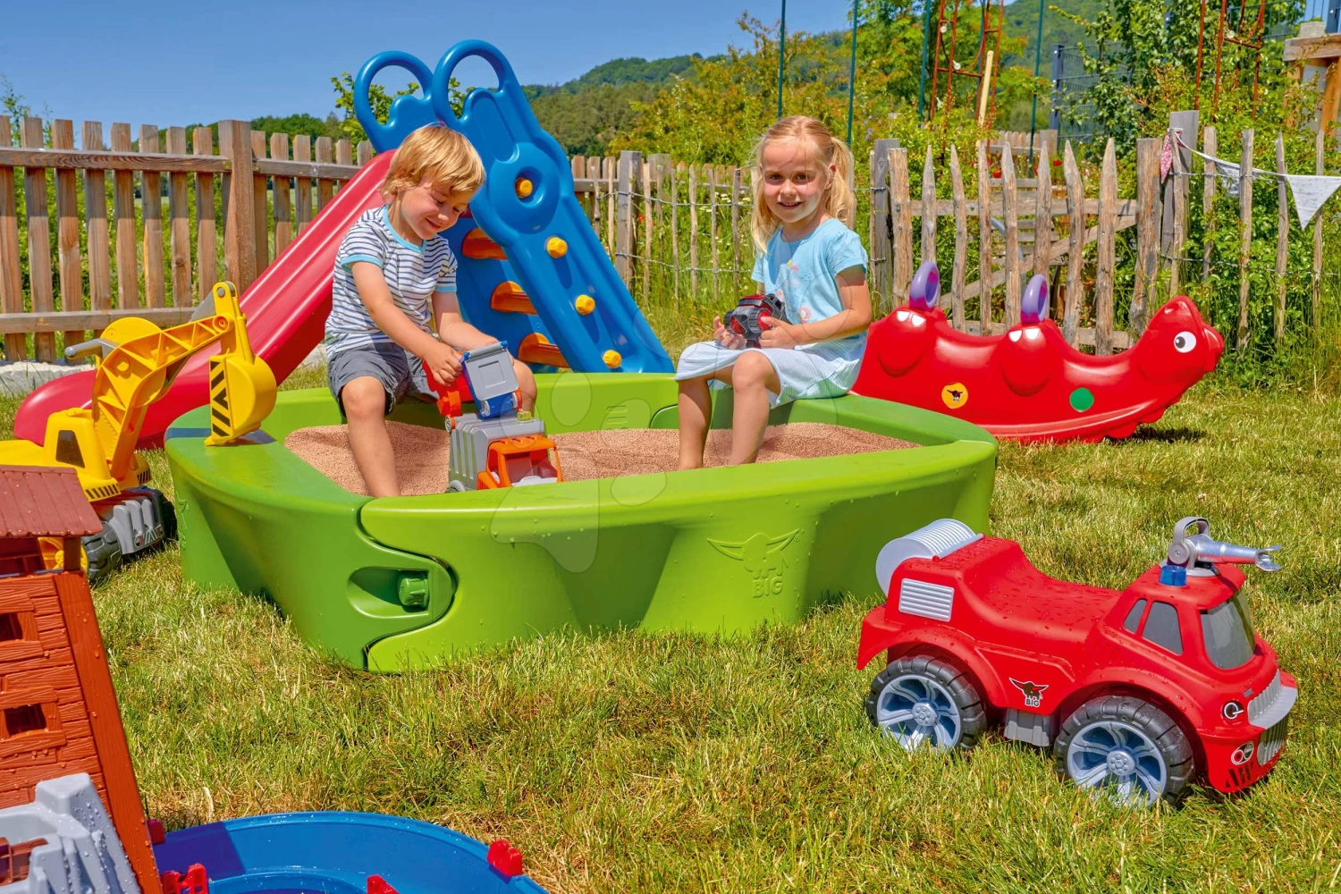 Set Häuschen Der Freunde Von Smoby Mit Küche Und Klingel Und Rutsche Megagliss 2v1 Länge 3,75 / 1,5 M Mit Sandkasten 13 Set Häuschen Der Freunde Von Smoby Mit Küche Und Klingel Und Rutsche Megagliss 2v1 Länge 3,75 / 1,5 M Mit Sandkasten – Bild 13